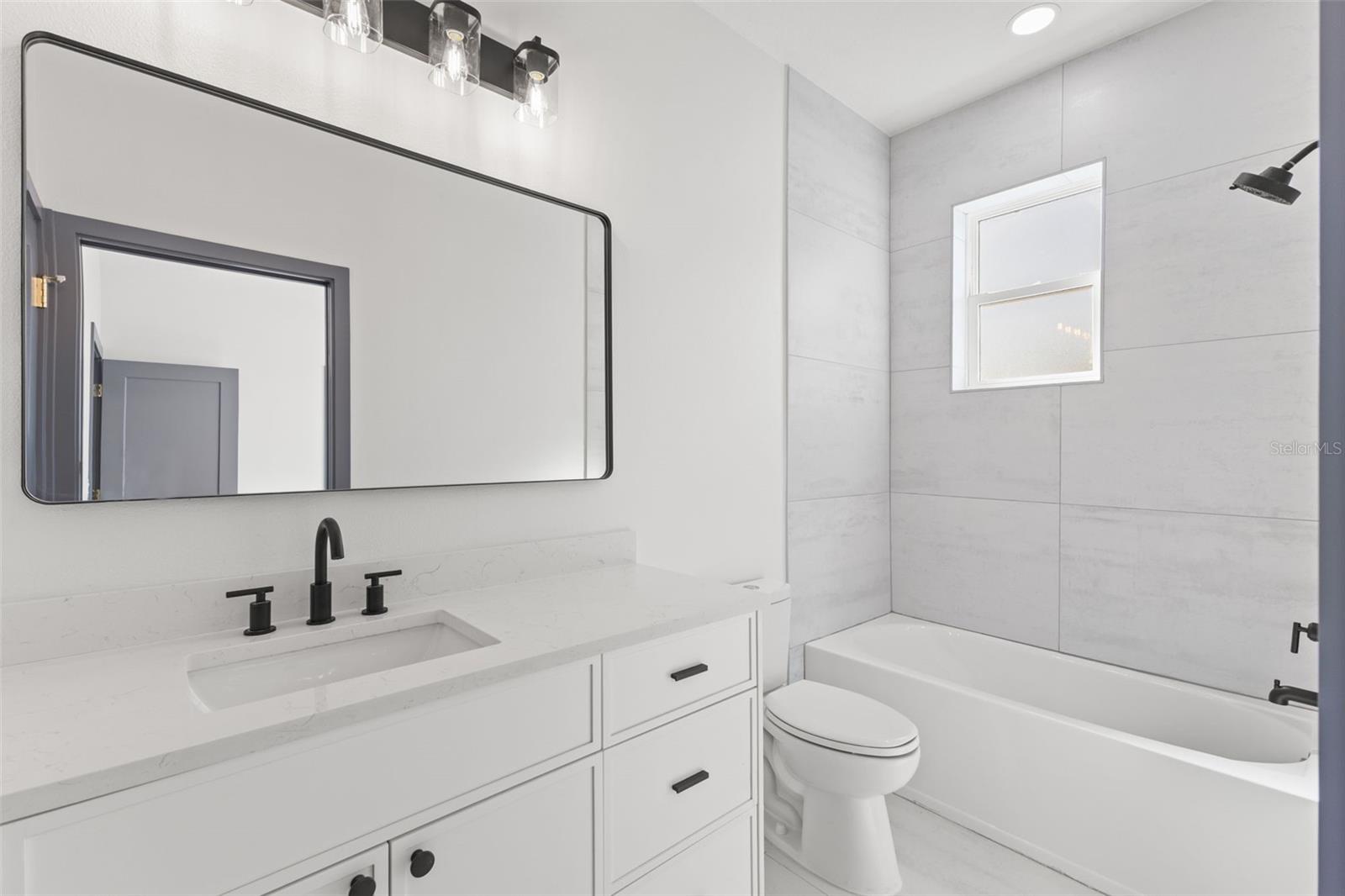 Image 24 of 36 For 2523 13th Avenue N