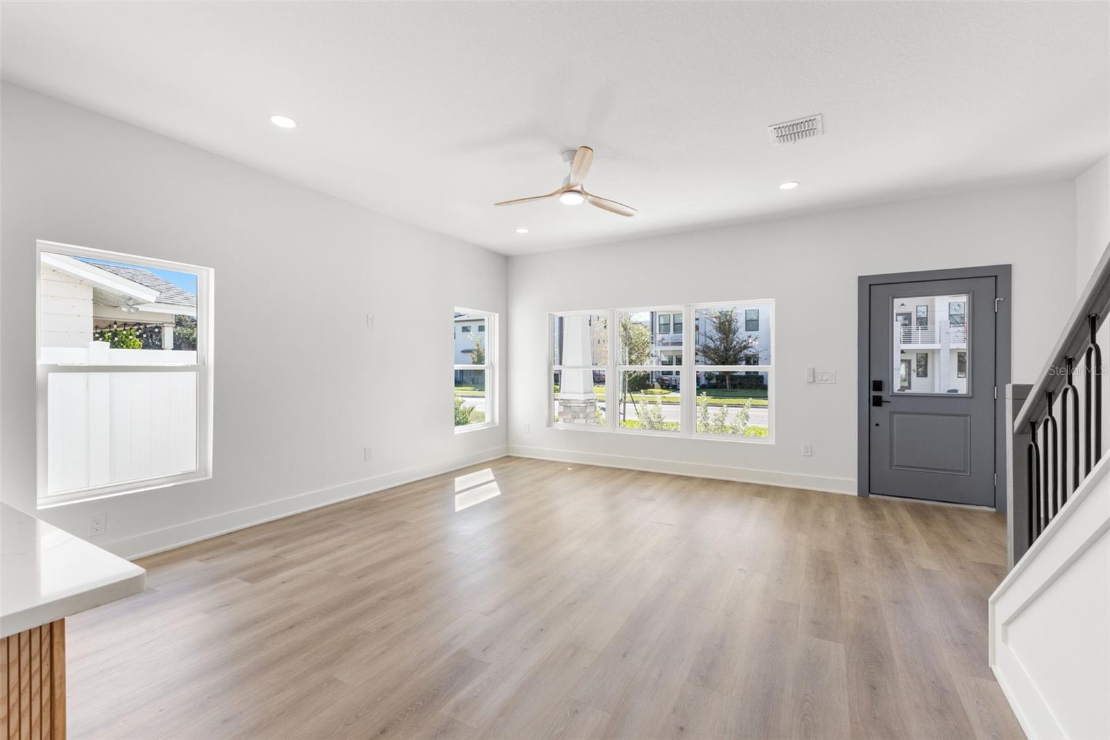Image 4 of 36 For 2523 13th Avenue N