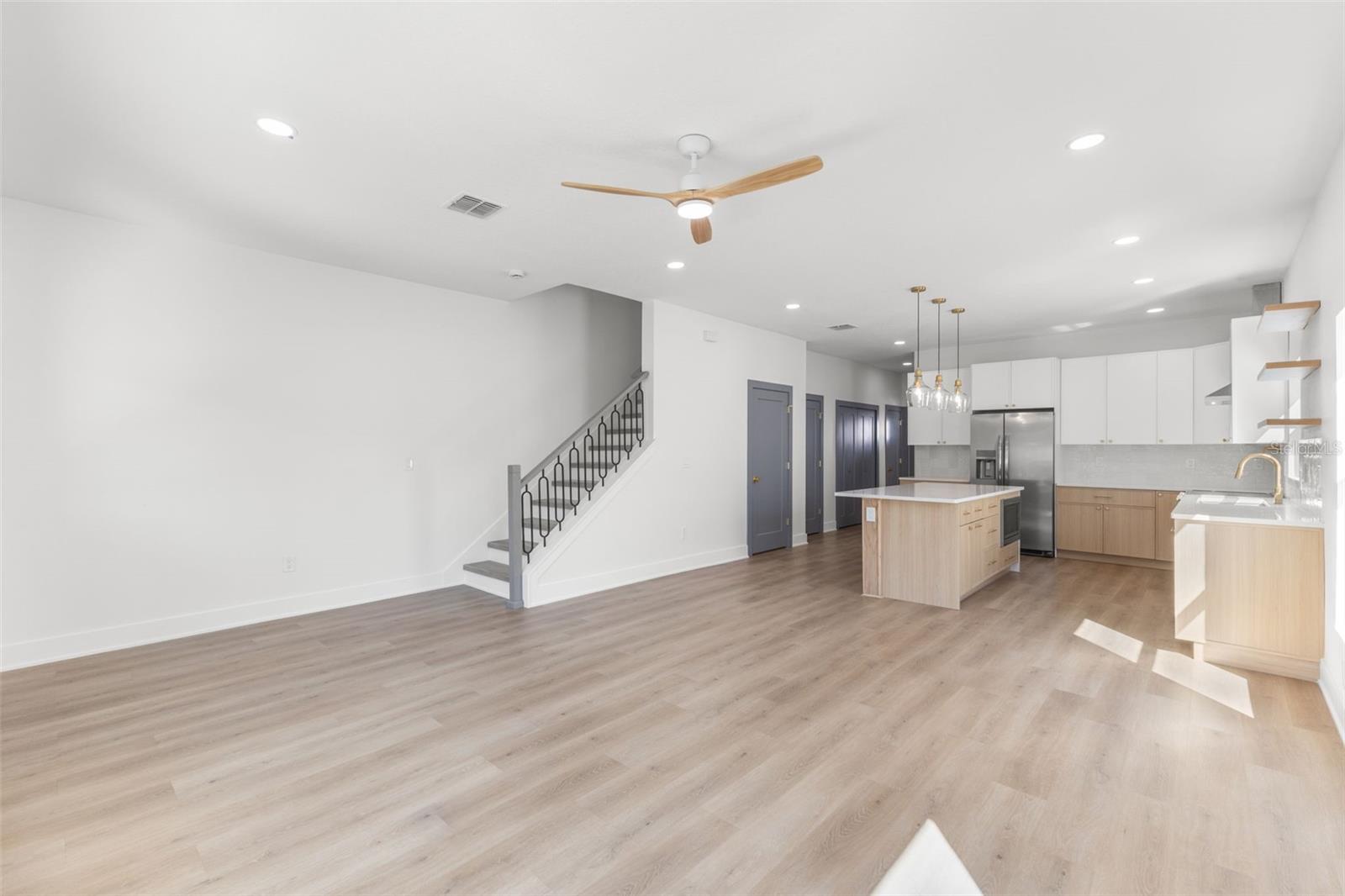 Image 6 of 36 For 2523 13th Avenue N