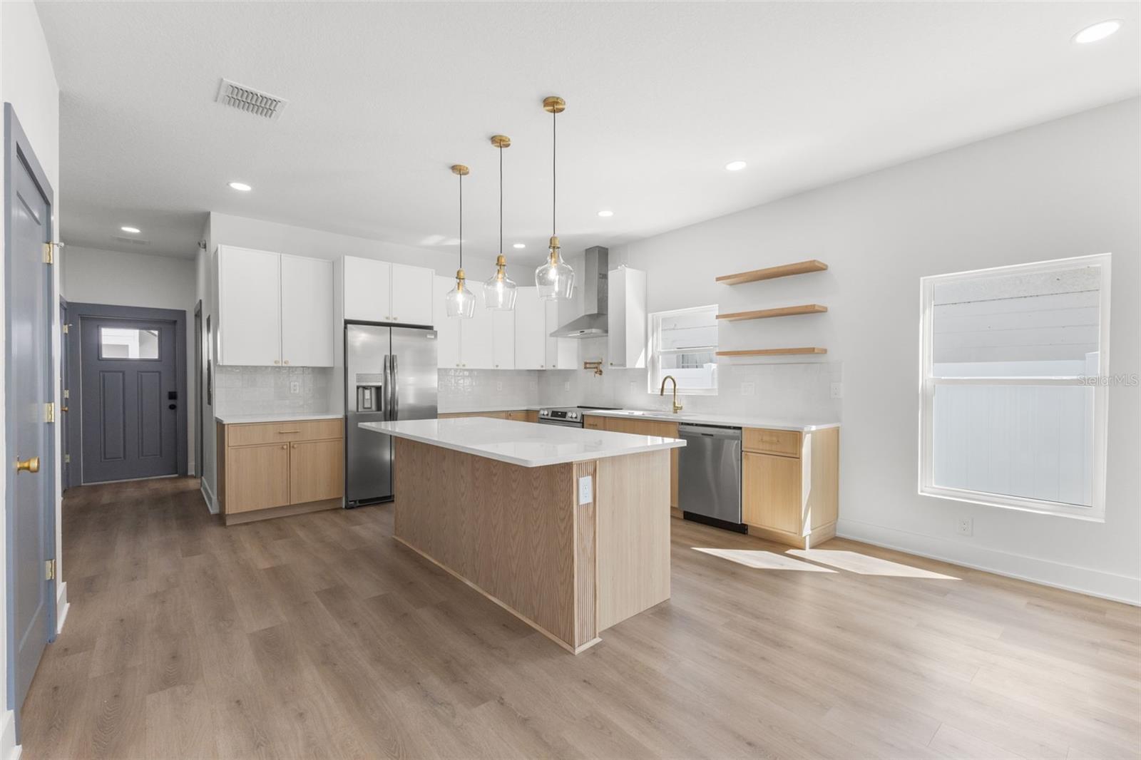 Image 7 of 36 For 2523 13th Avenue N