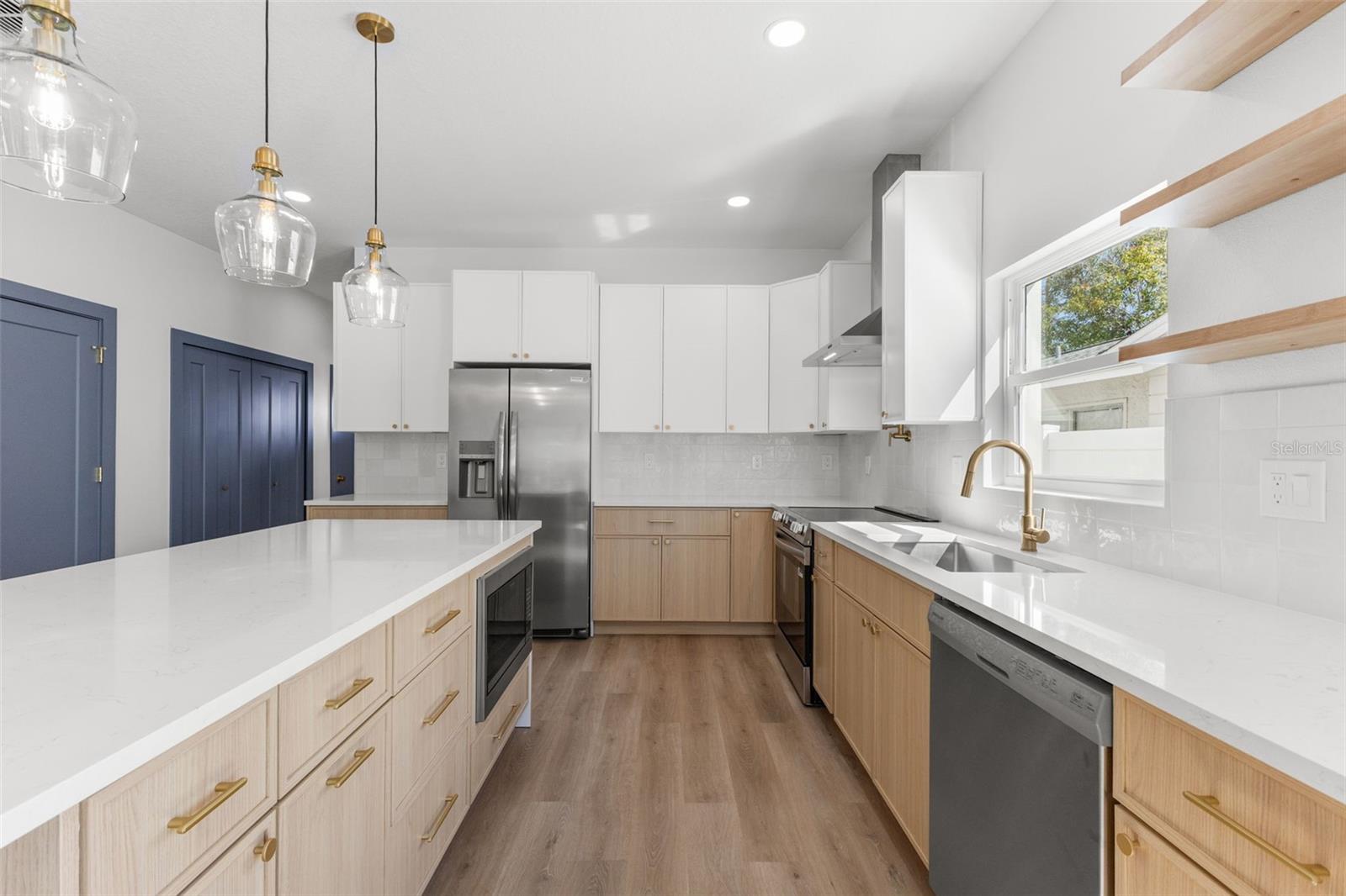 Image 9 of 36 For 2523 13th Avenue N