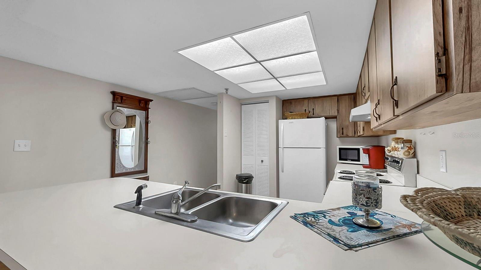 Image 11 of 50 For 14001 Gulf Boulevard 206