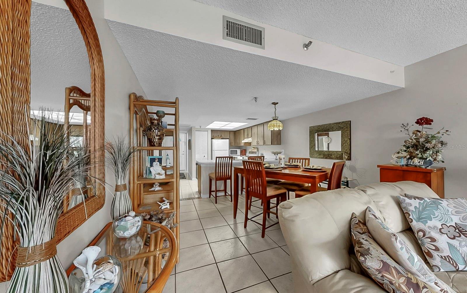 Image 19 of 50 For 14001 Gulf Boulevard 206