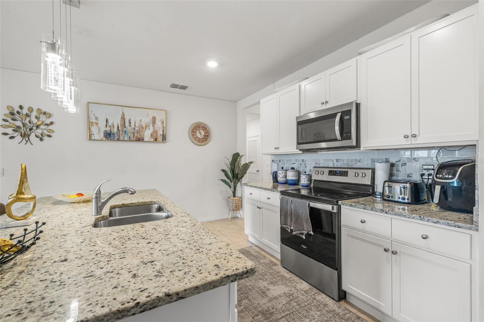 Image 11 of 33 For 4344 Deleon Street