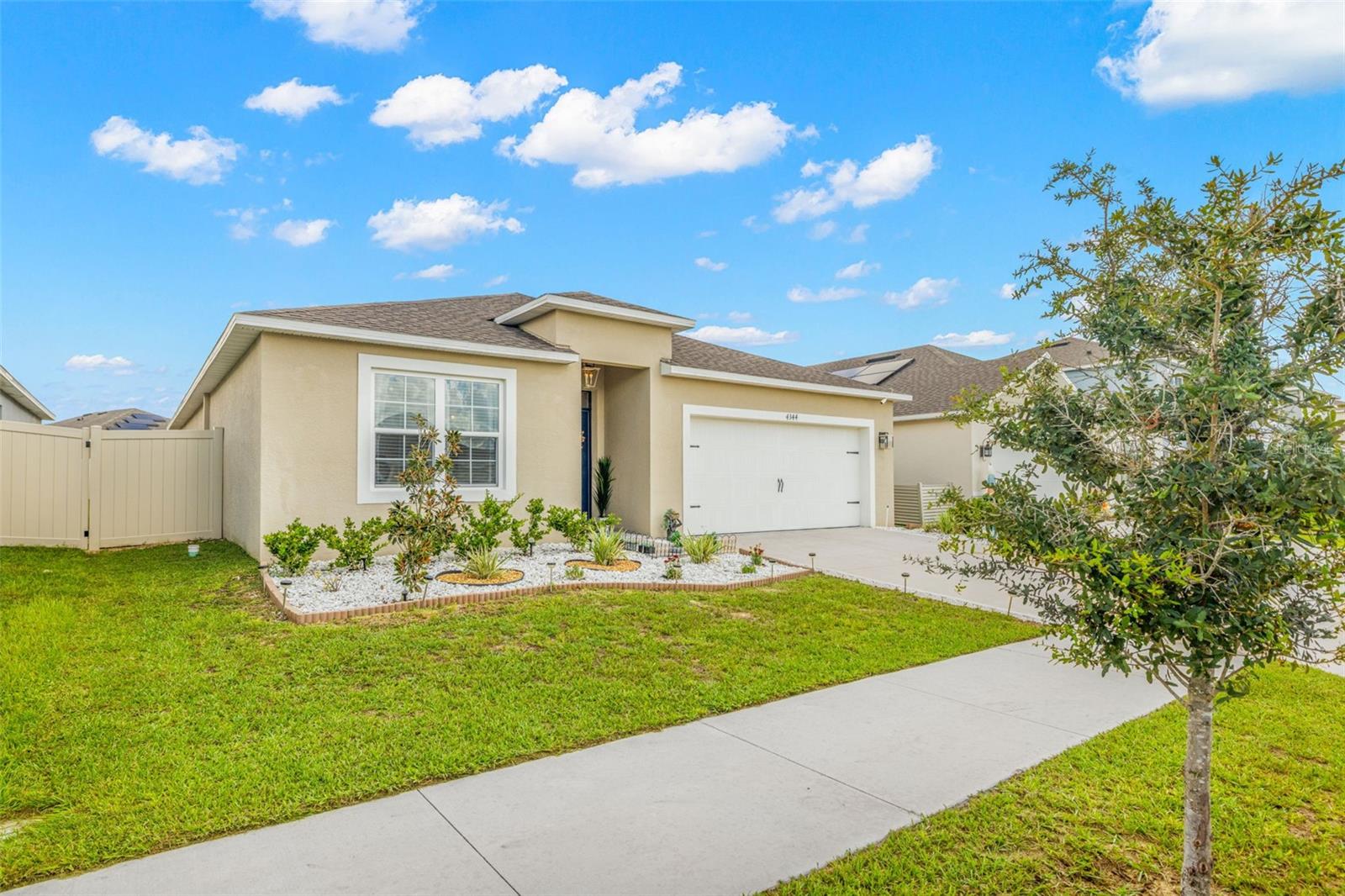 Image 4 of 33 For 4344 Deleon Street