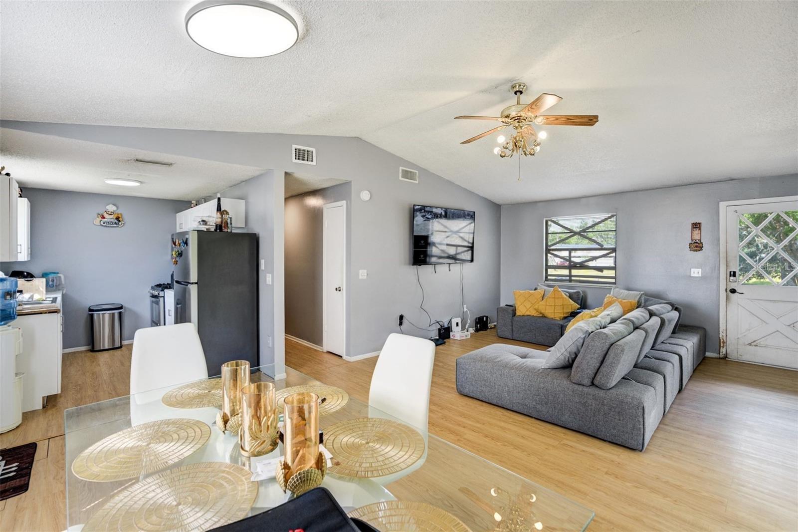 Image 3 of 23 For 4424 Rose Street