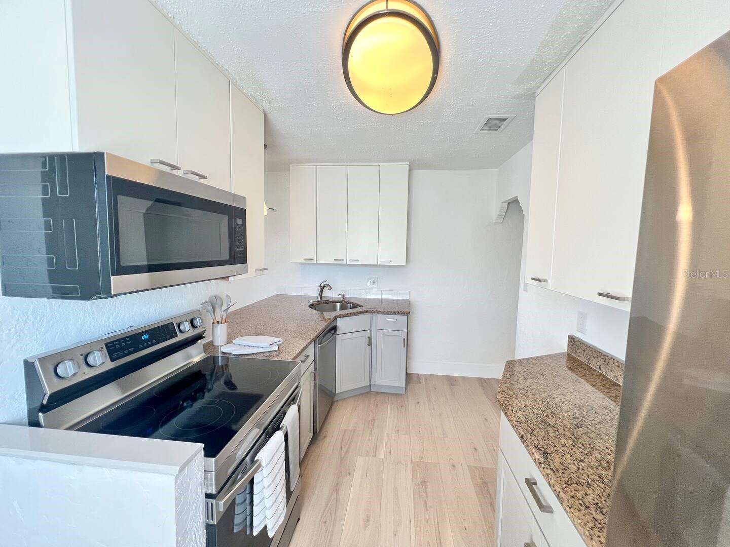Image 7 of 22 For 13304 2nd Street E
