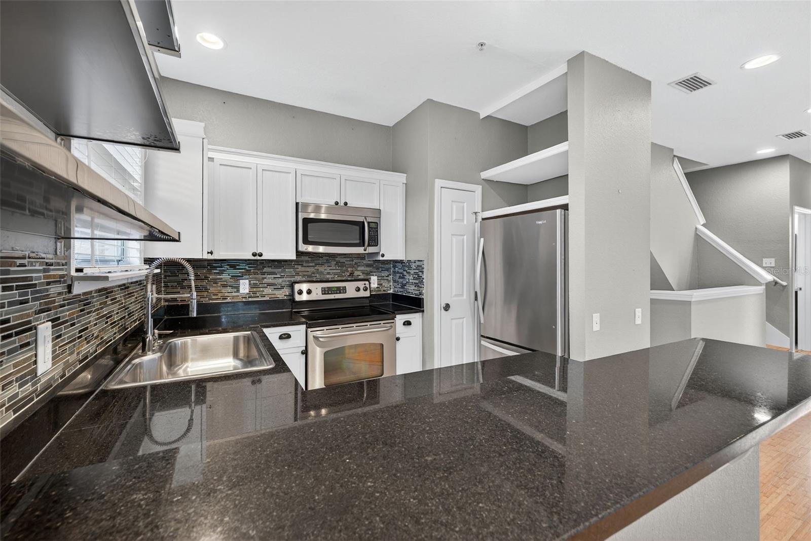 Image 21 of 36 For 821 100th Avenue N