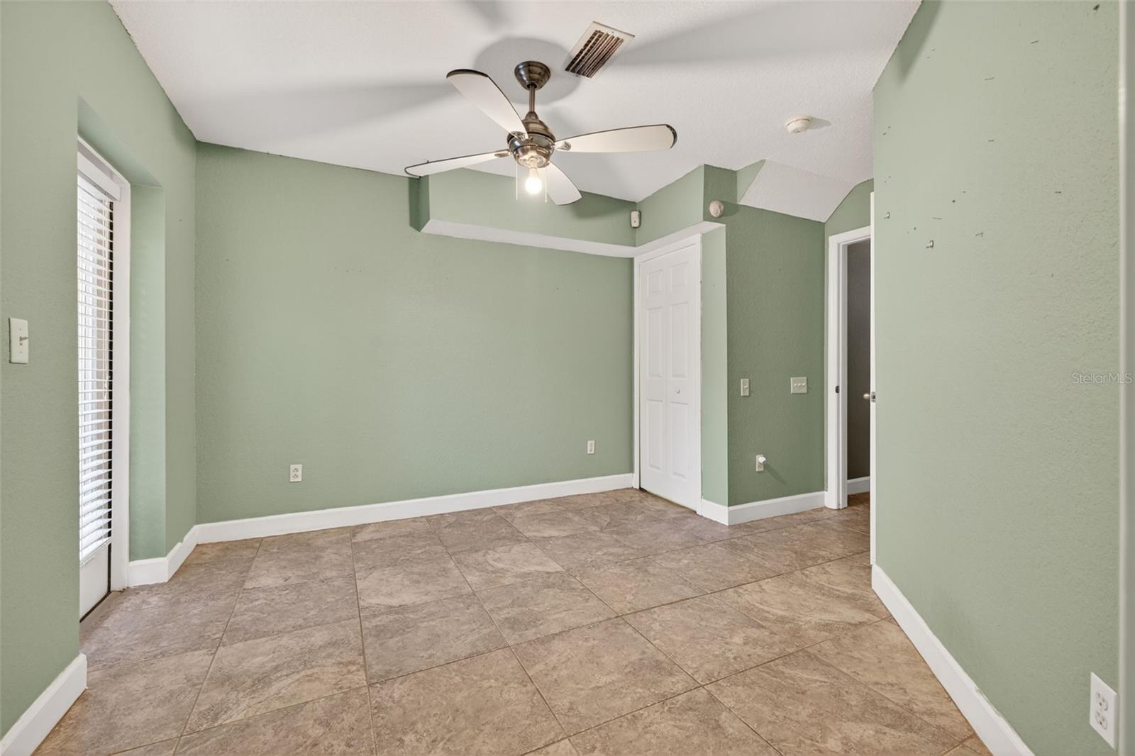 Image 8 of 36 For 821 100th Avenue N