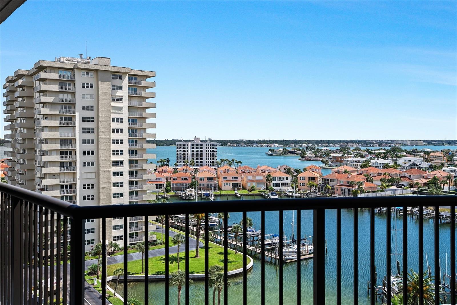 Image 21 of 72 For 1600 Gulf Boulevard 1016