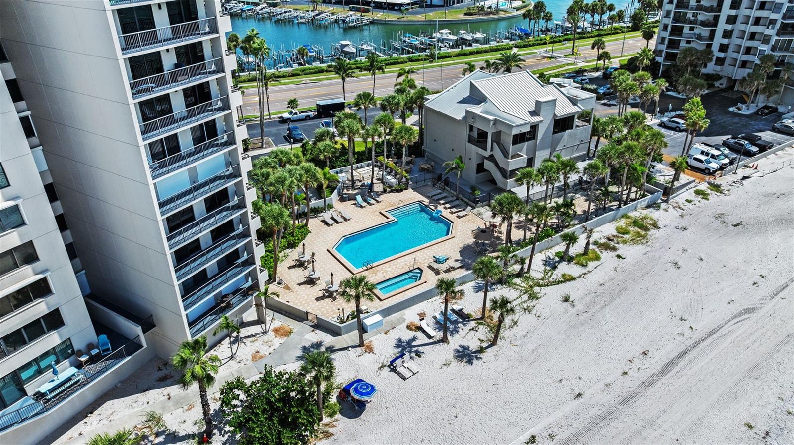 Image 23 of 72 For 1600 Gulf Boulevard 1016