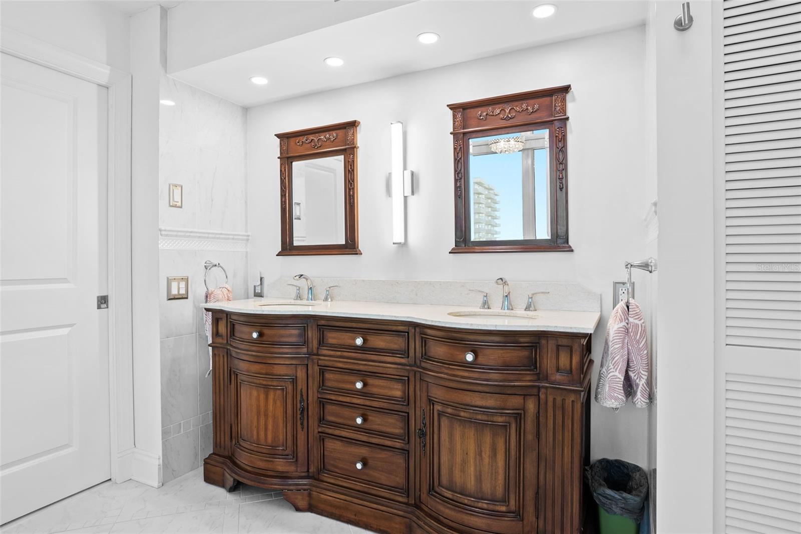 Image 31 of 72 For 1600 Gulf Boulevard 1016