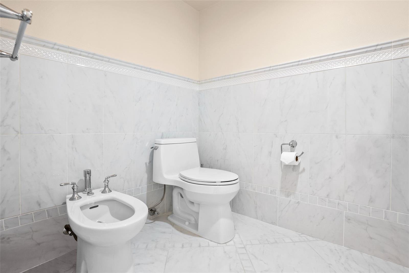 Image 37 of 72 For 1600 Gulf Boulevard 1016
