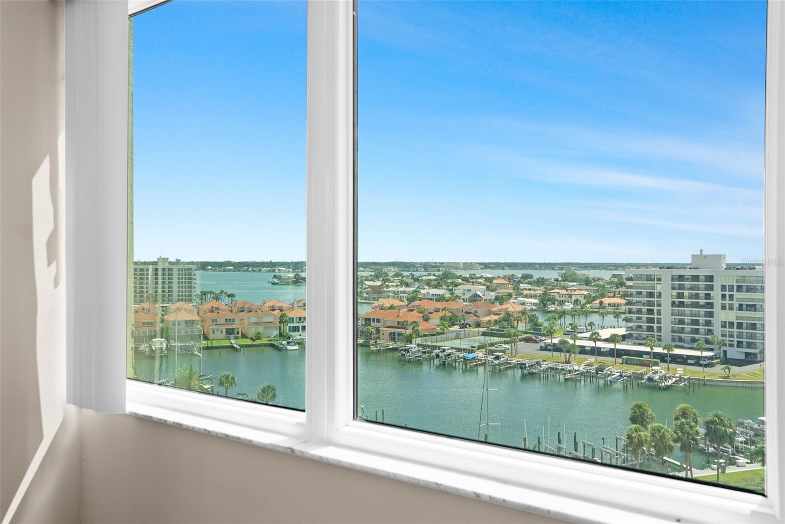 Image 38 of 72 For 1600 Gulf Boulevard 1016
