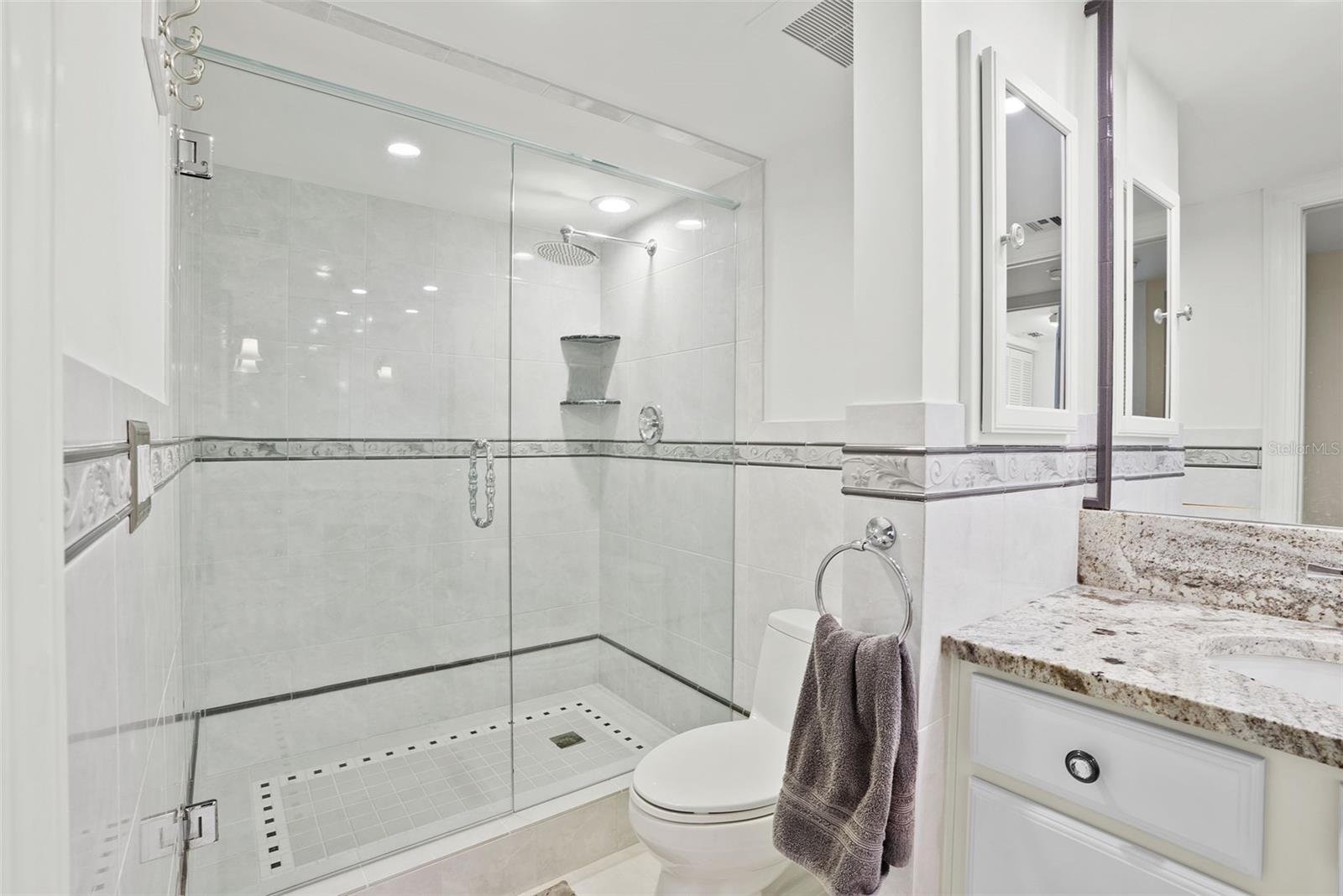 Image 47 of 72 For 1600 Gulf Boulevard 1016
