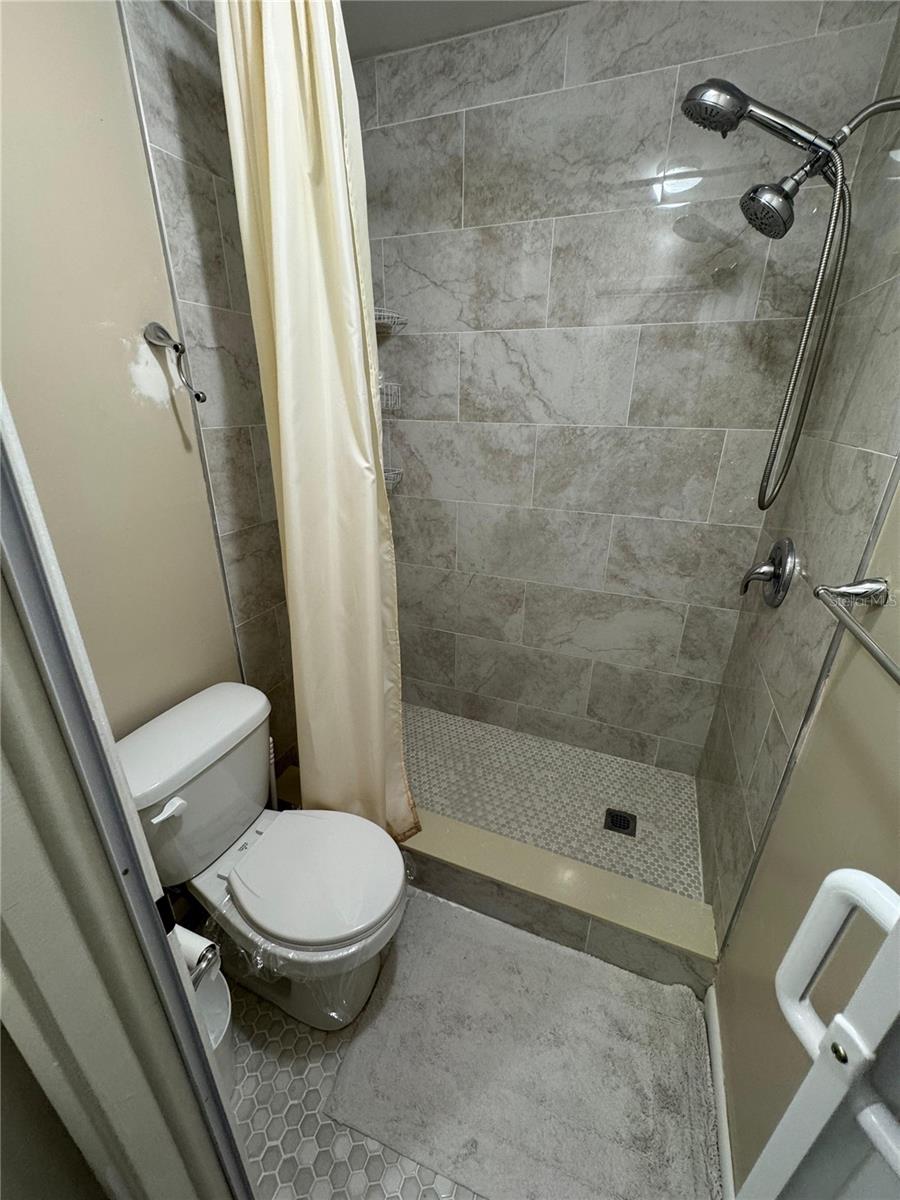 Image 12 of 42 For 1799 Highland Avenue 49