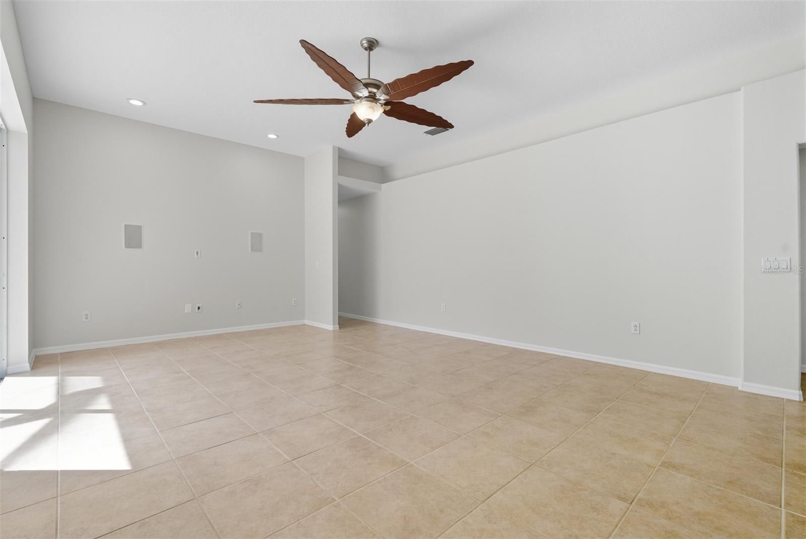 Image 21 of 67 For 9215 Estate Cove Circle