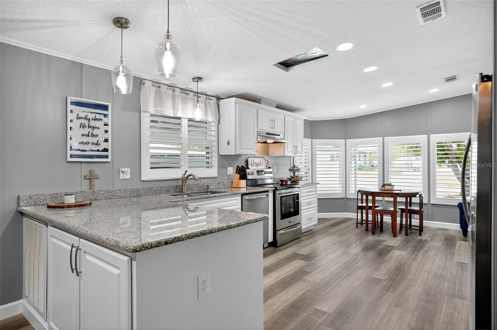 Image 11 of 27 For 14346 Nectarine Street