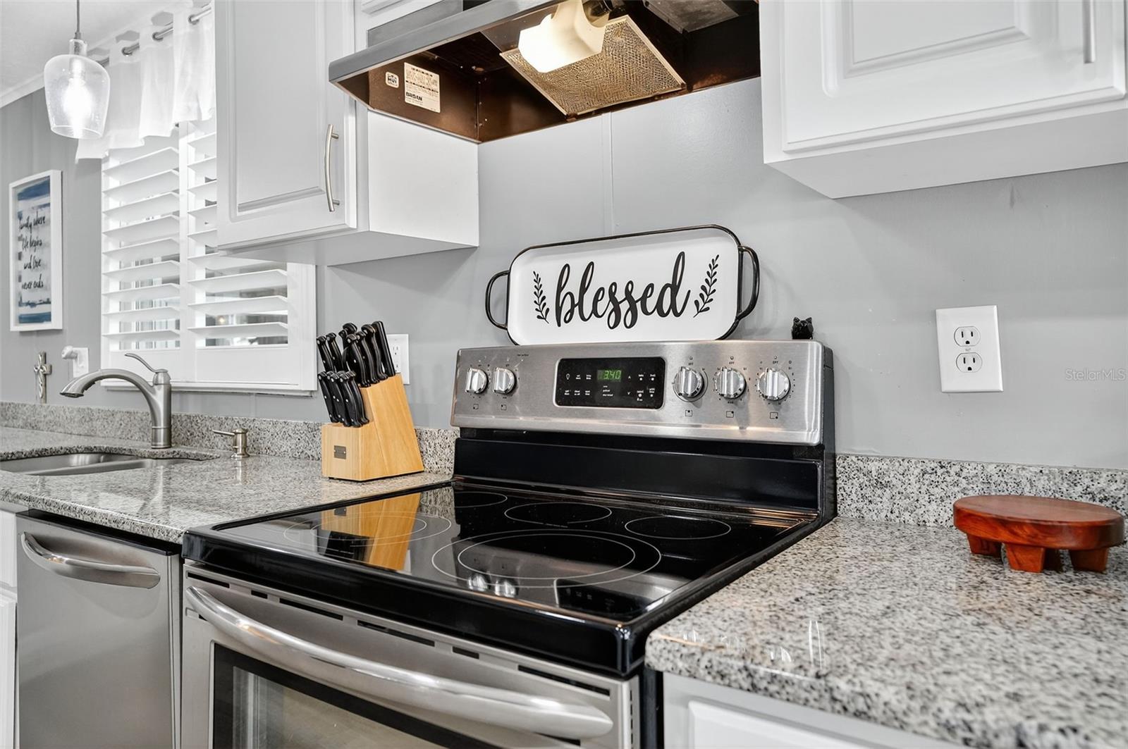 Image 13 of 27 For 14346 Nectarine Street