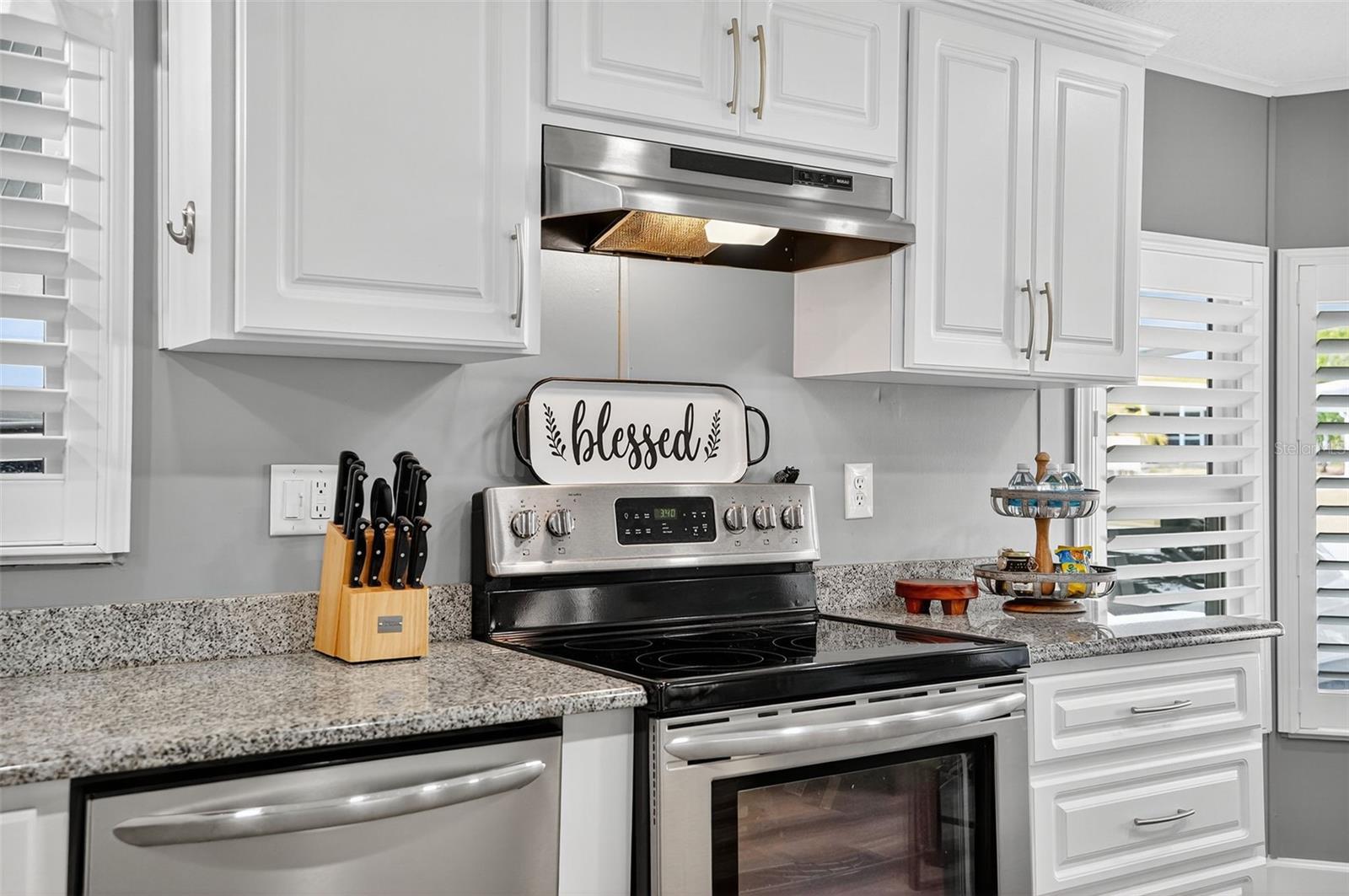 Image 15 of 27 For 14346 Nectarine Street