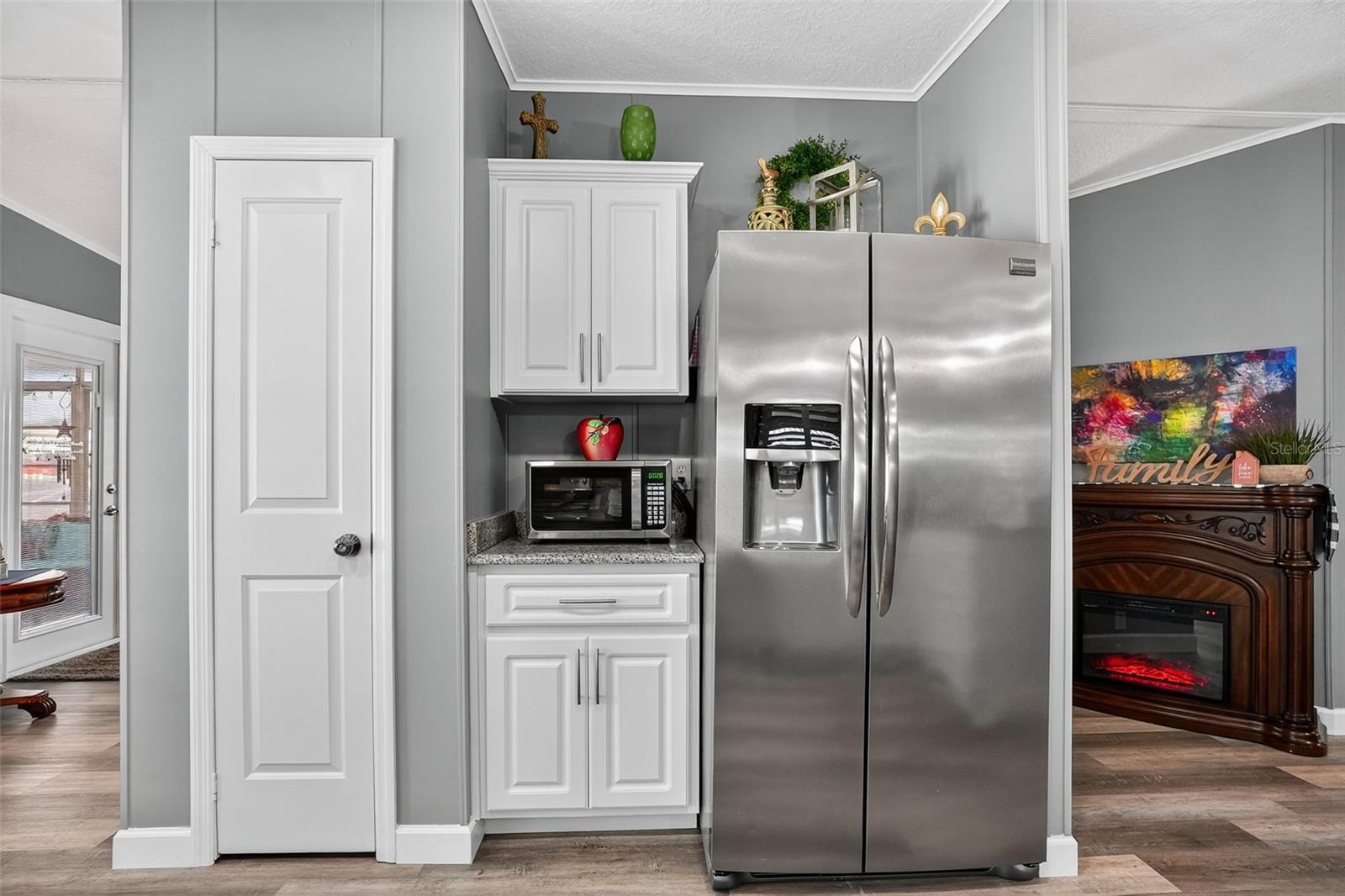 Image 18 of 27 For 14346 Nectarine Street