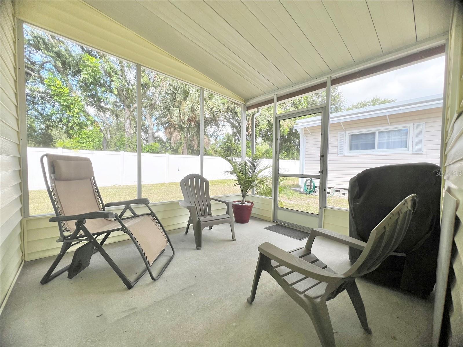 Image 6 of 76 For 1100 Belcher Road S 343