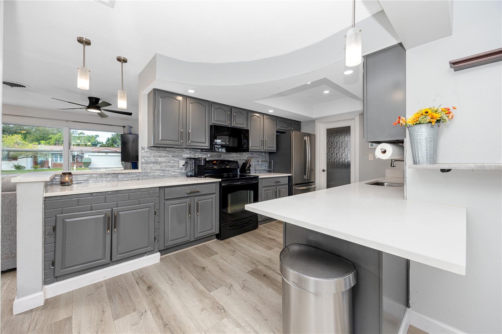 Image 3 of 50 For 1271 Edenville Avenue