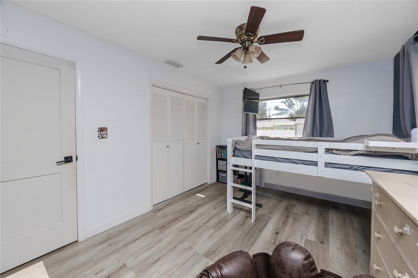 Image 40 of 50 For 1271 Edenville Avenue