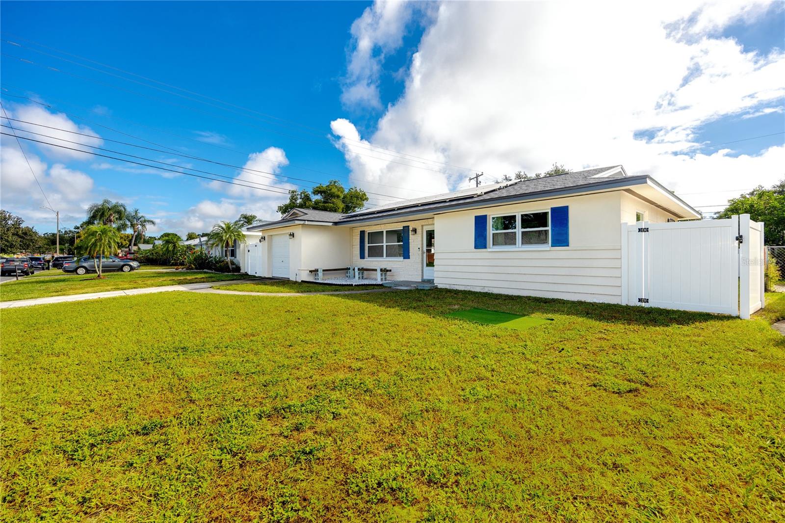 Image 8 of 50 For 1271 Edenville Avenue