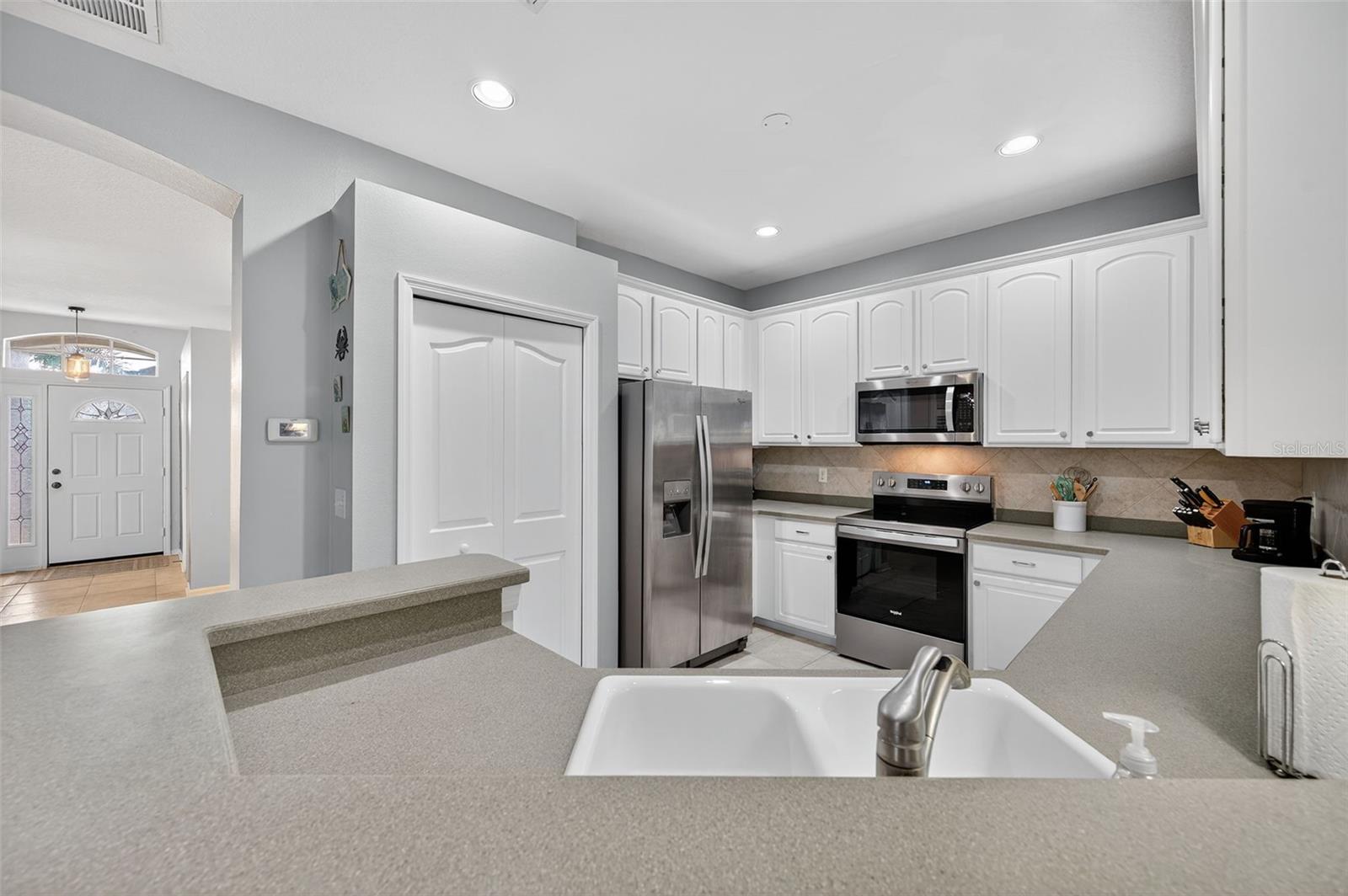 Image 26 of 75 For 10123 Mowry Lane