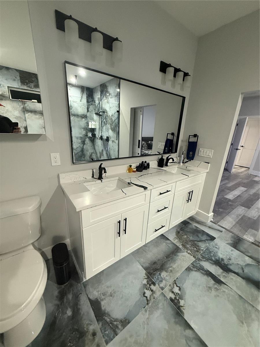 Image 11 of 13 For 2308 Saint Louis Street 1-2