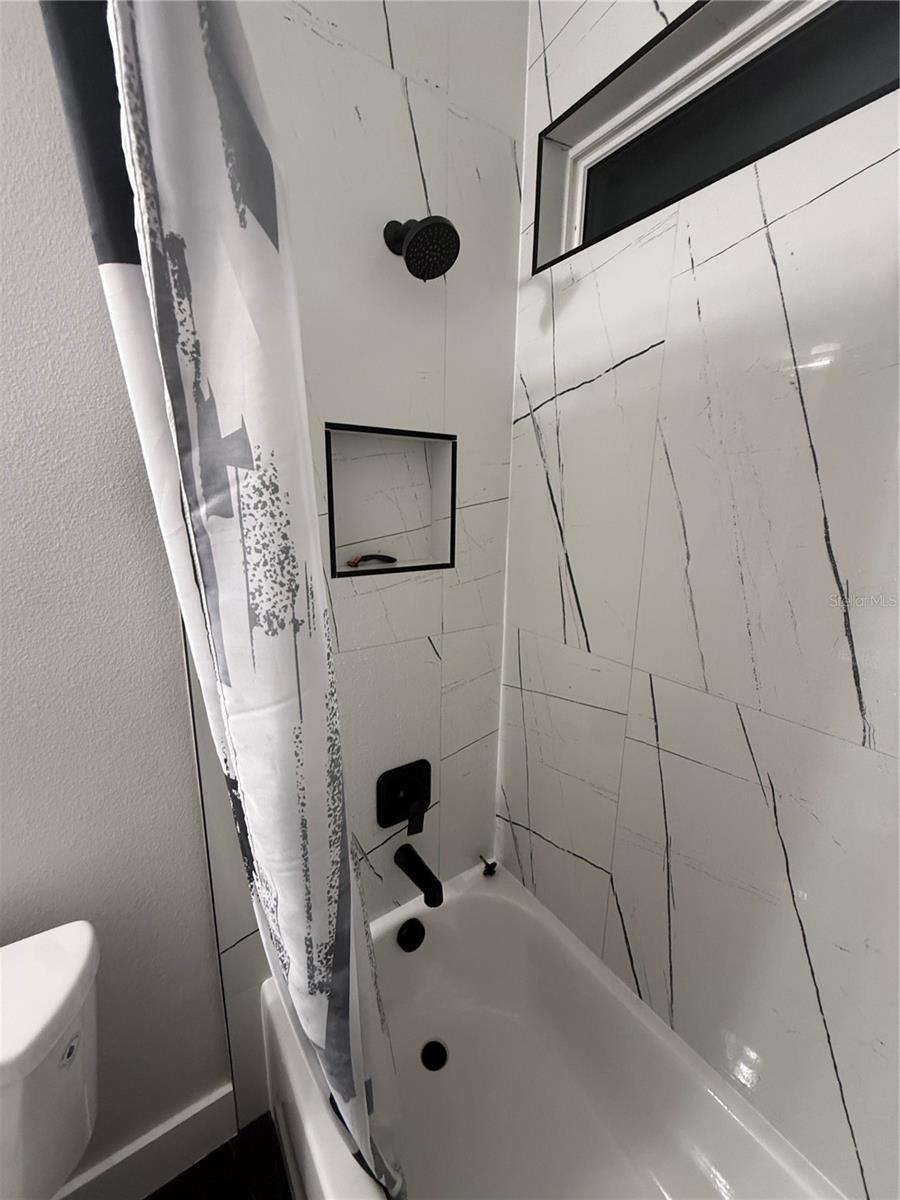 Image 4 of 13 For 2308 Saint Louis Street 1-2