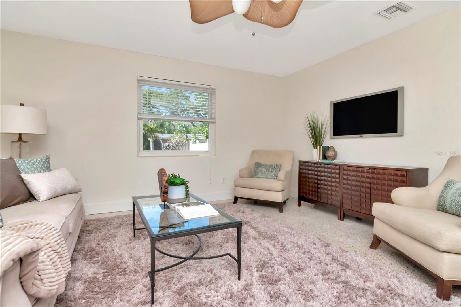 Image 15 of 60 For 27 Park Avenue