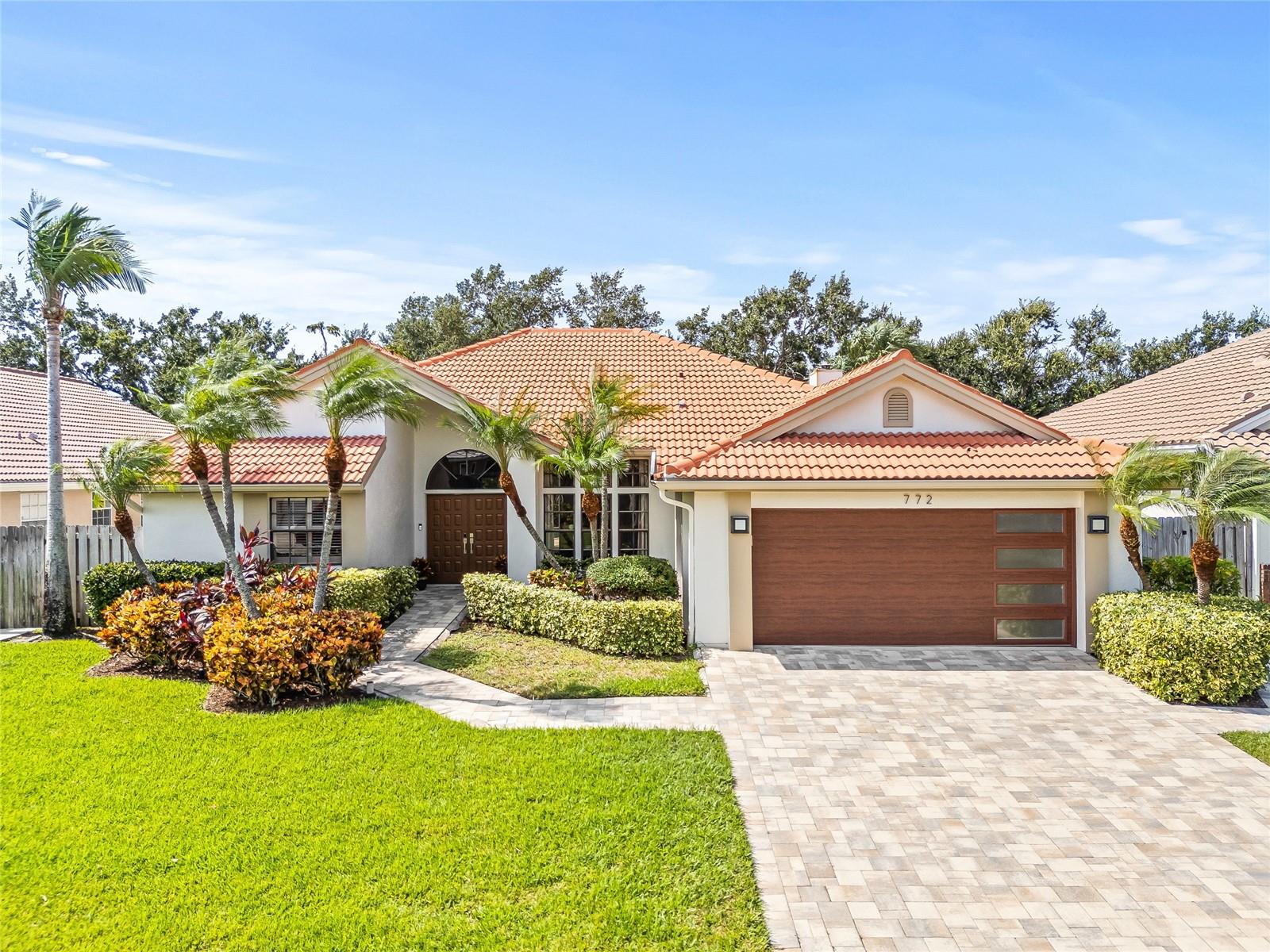 Image 3 of 69 For 772 Live Oak Terrace Ne