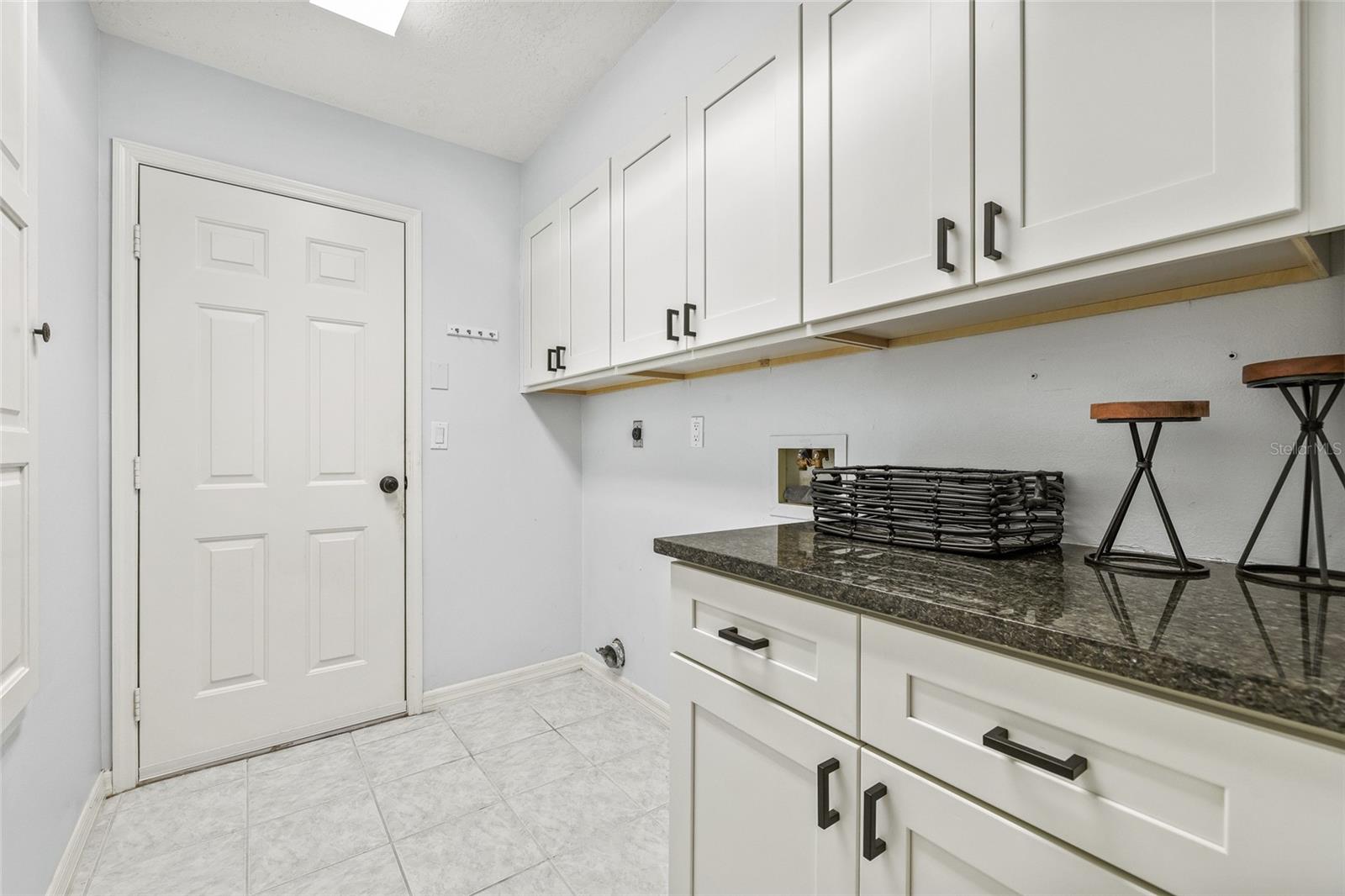 Image 43 of 69 For 772 Live Oak Terrace Ne