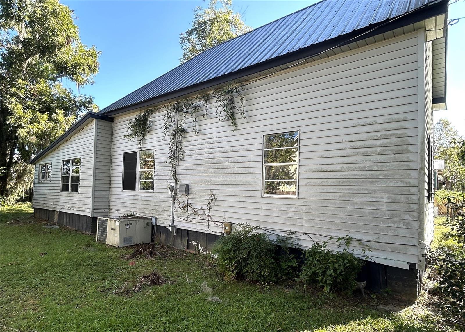 Image 4 of 20 For 276 Marion Street