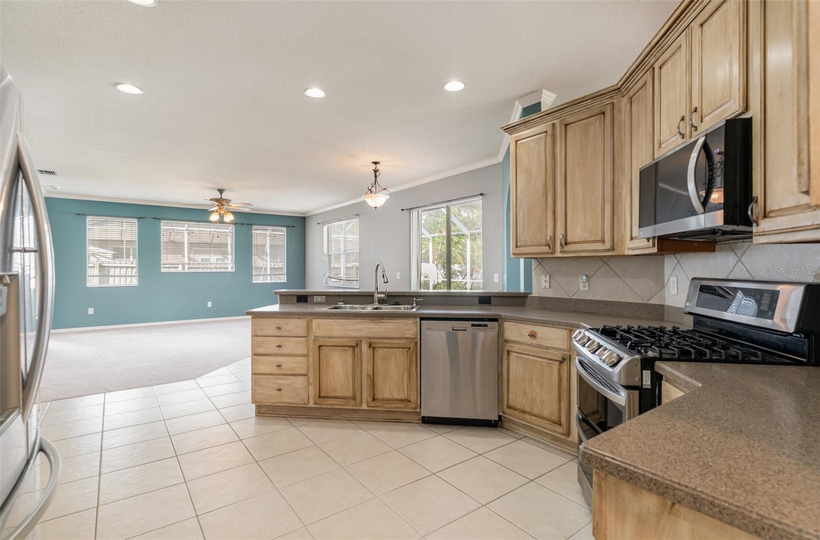 Image 22 of 35 For 2749 Valencia Grove Drive
