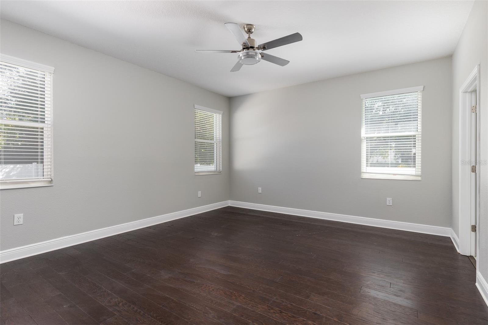 Image 10 of 31 For 506 Robles Street