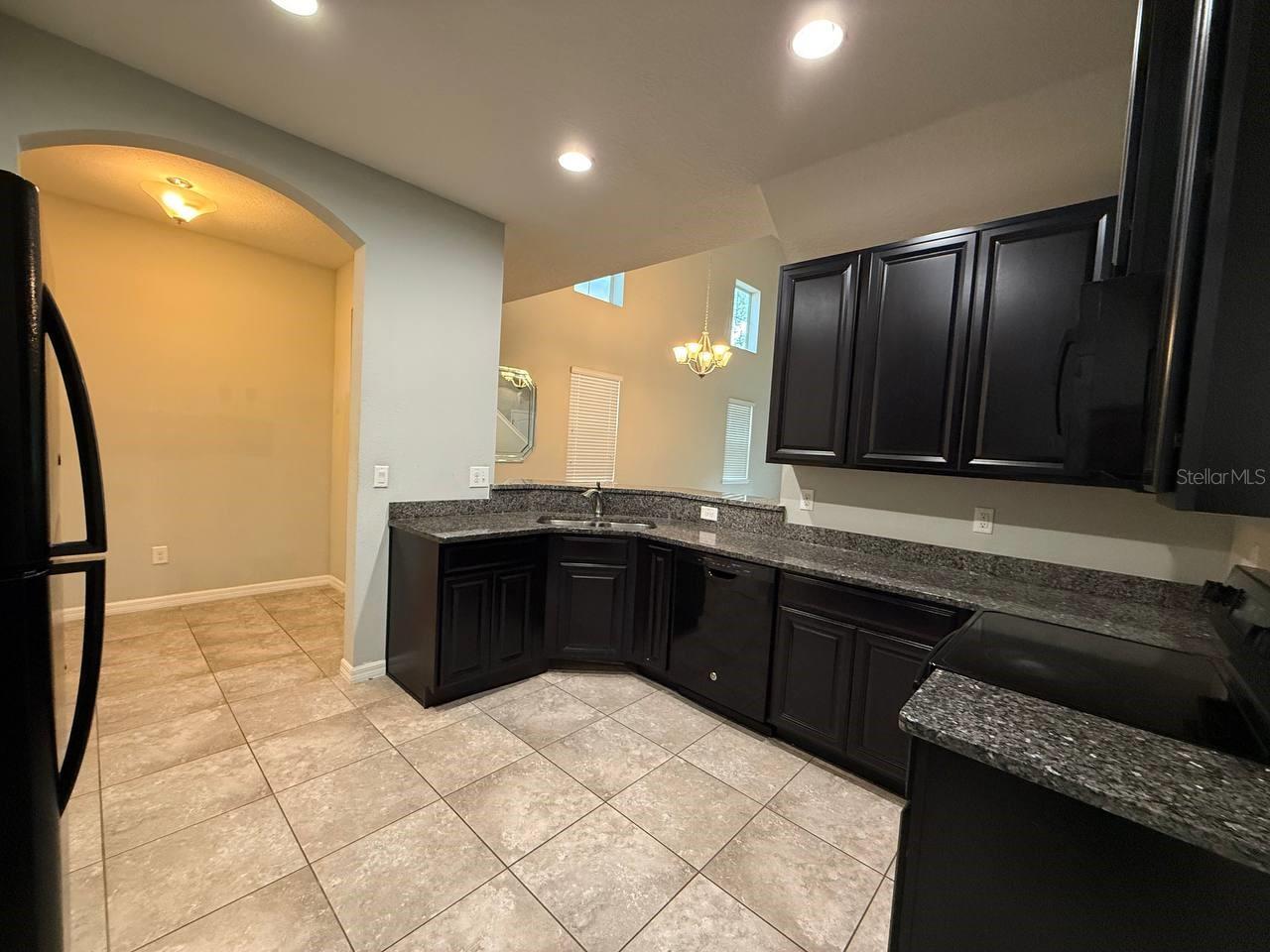 Image 3 of 24 For 2211 Broadway View Avenue