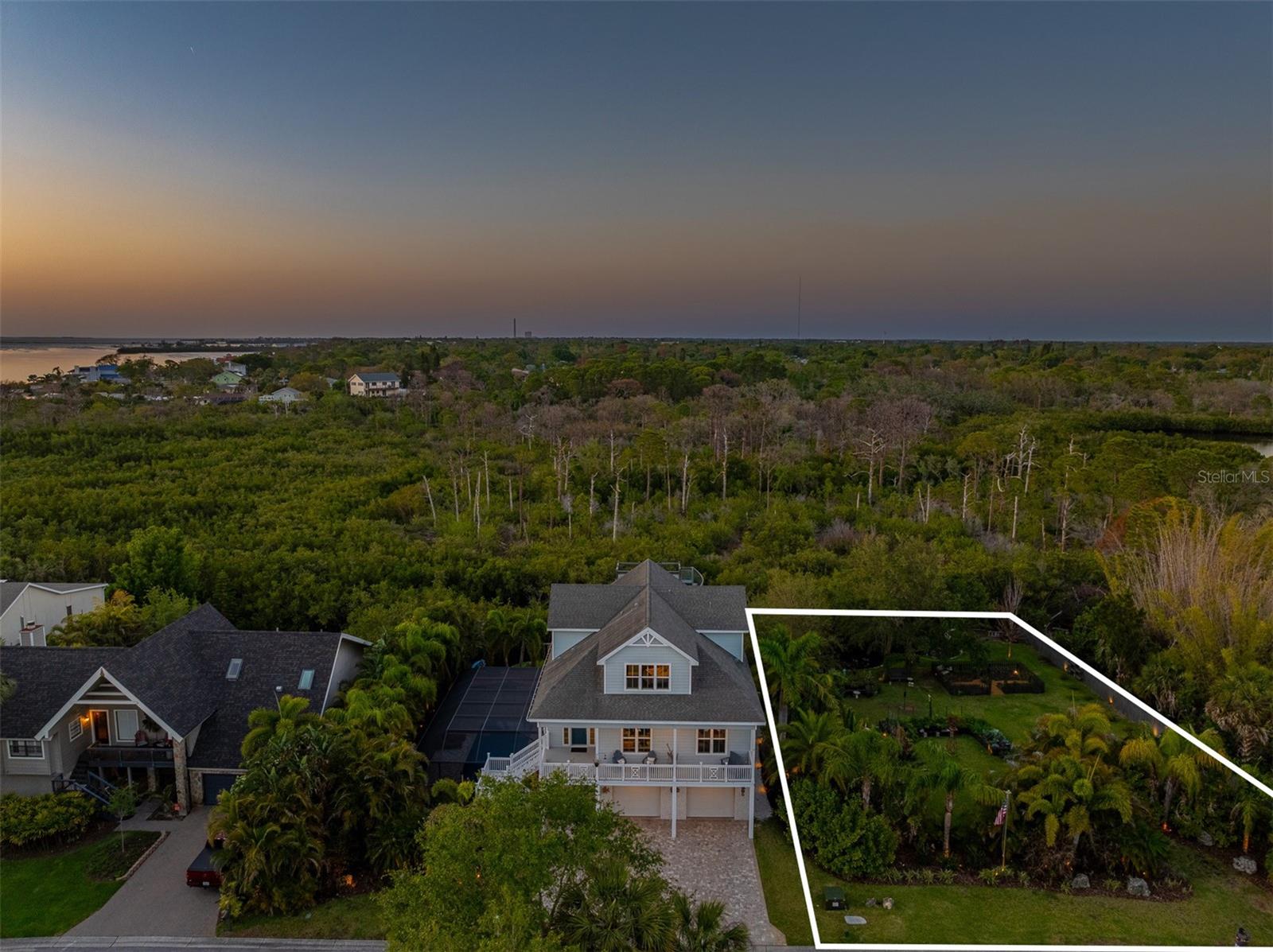 Image 6 of 19 For  Mariner Way 