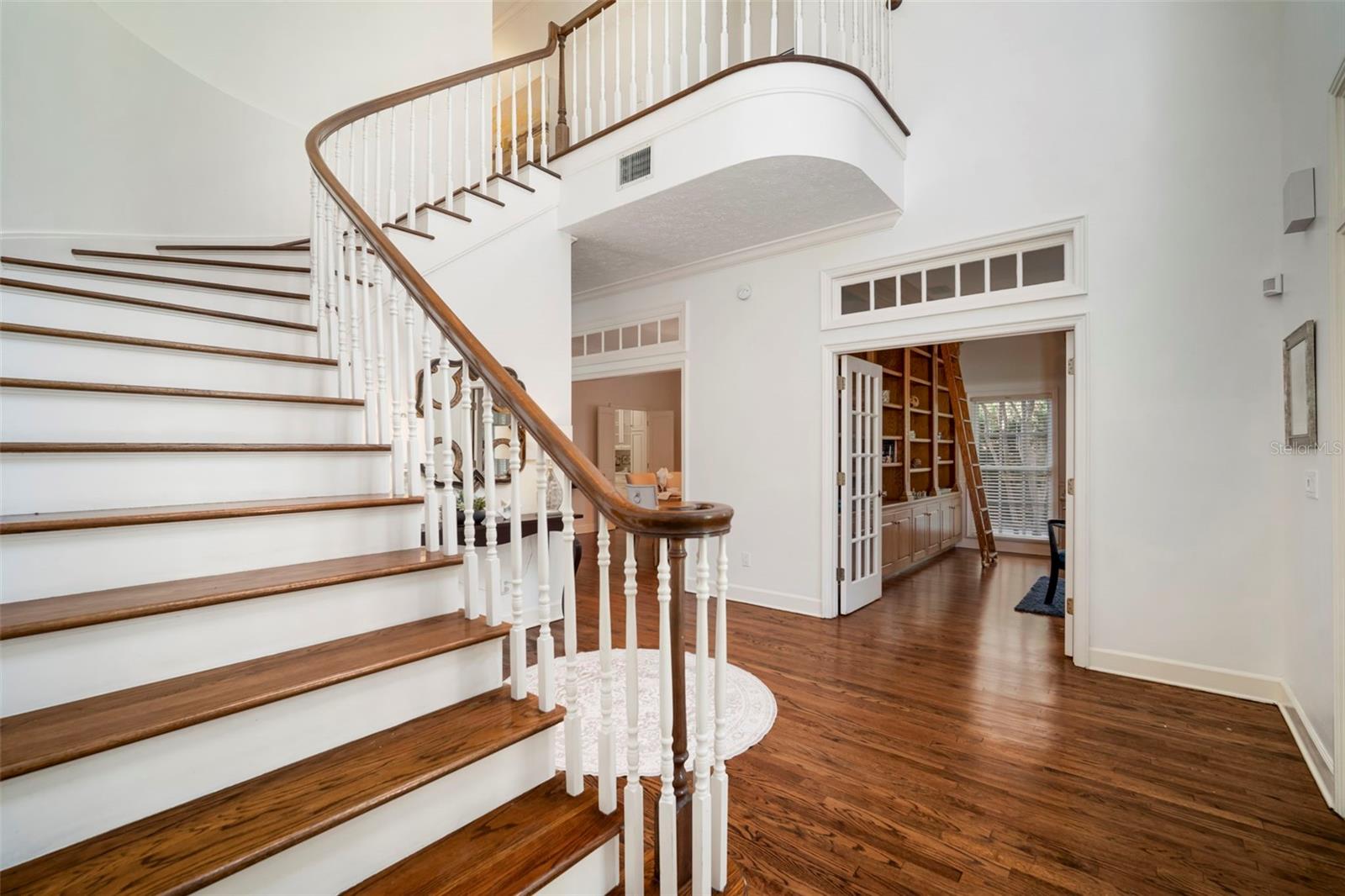 Listing photo id 9 for 4318 Azeele Street