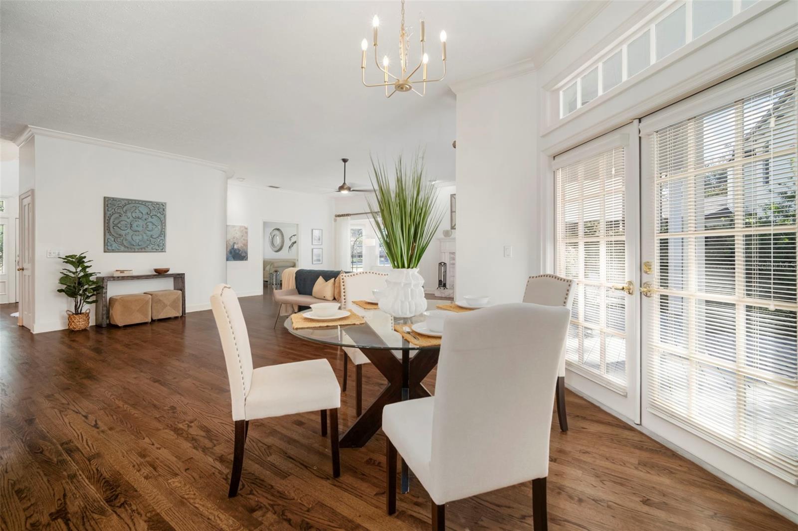 Listing photo id 24 for 4318 Azeele Street