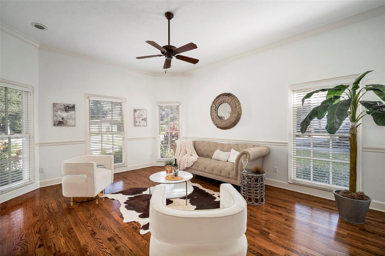 Listing photo id 27 for 4318 Azeele Street