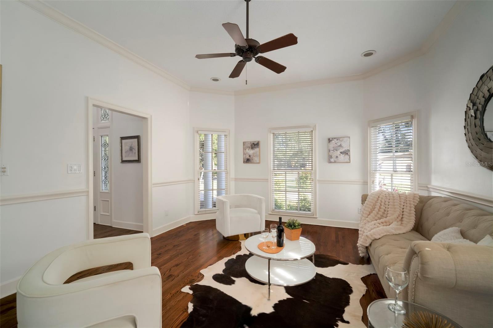 Listing photo id 29 for 4318 Azeele Street