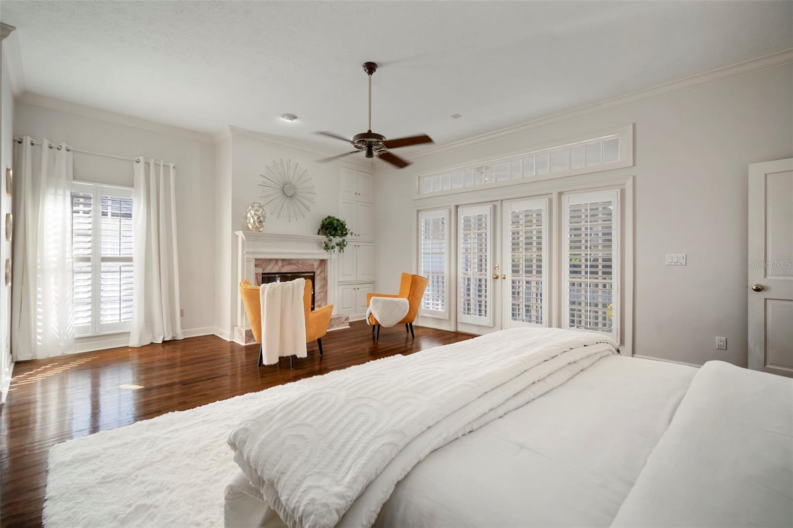 Listing photo id 38 for 4318 Azeele Street