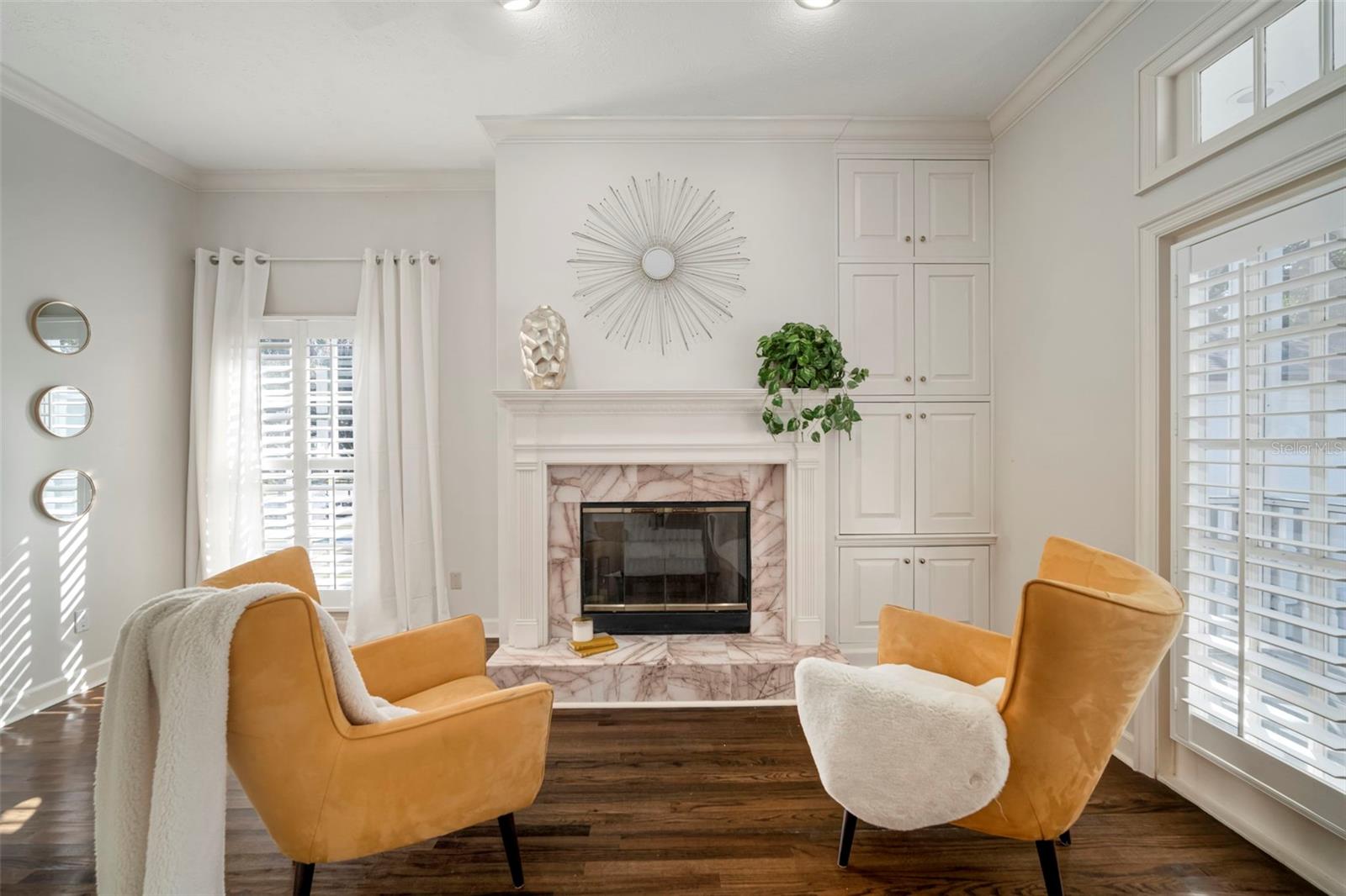 Listing photo id 40 for 4318 Azeele Street