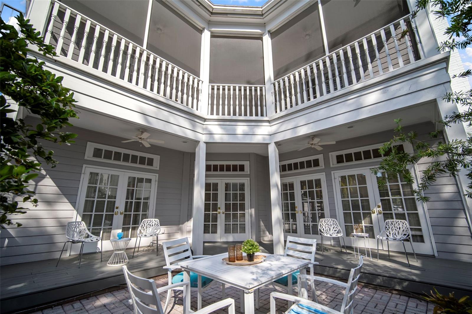 Listing photo id 49 for 4318 Azeele Street