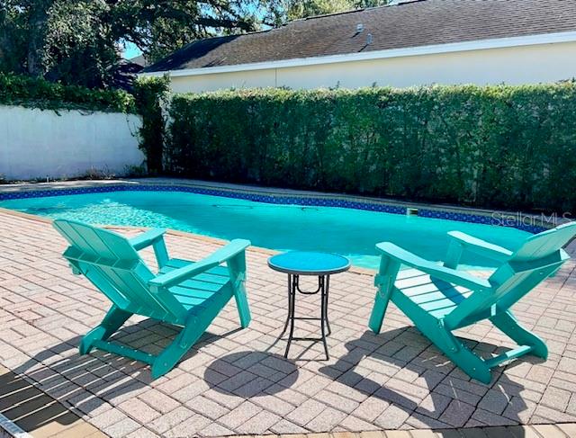 Listing photo id 51 for 4318 Azeele Street