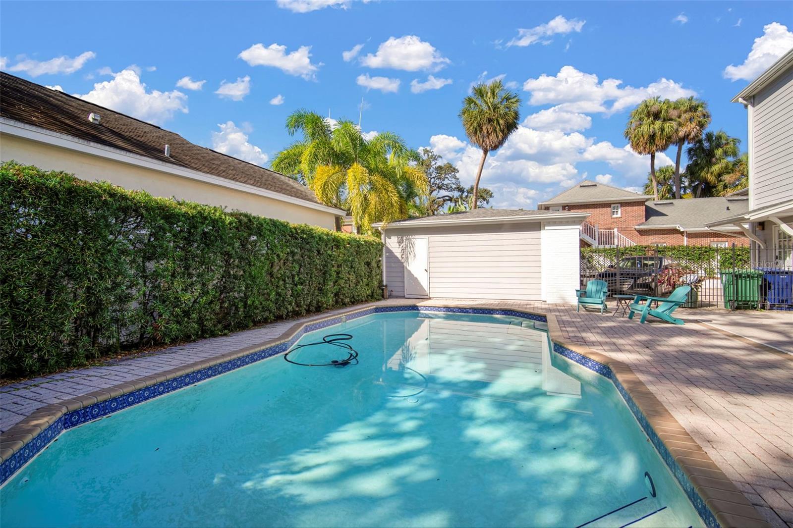 Listing photo id 53 for 4318 Azeele Street