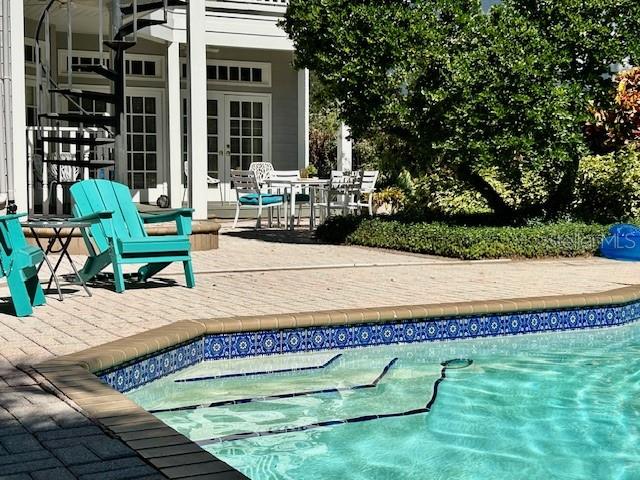 Listing photo id 4 for 4318 Azeele Street